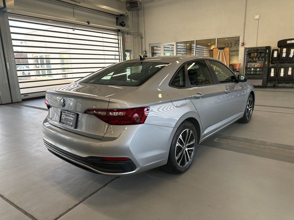 2022 Volkswagen Jetta 1.5T Sport photo 3