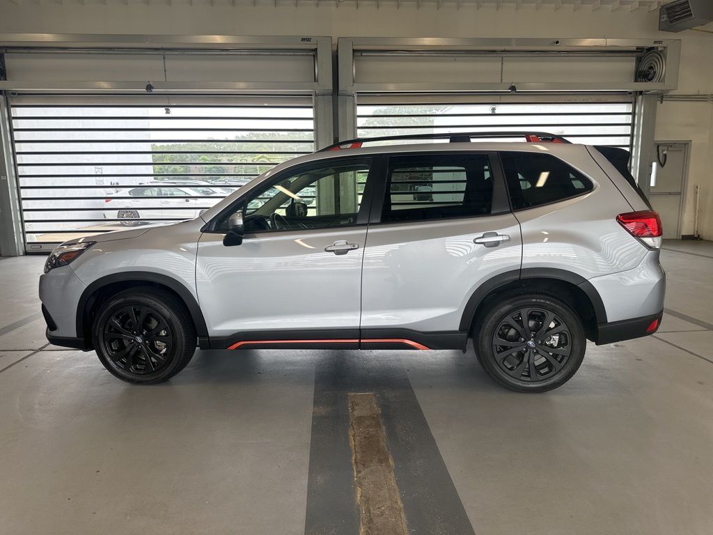 2024 Subaru Forester Sport Base photo 2