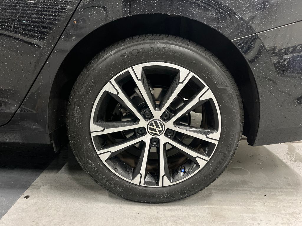 2025 Volkswagen Jetta 1.5T Sport photo 4