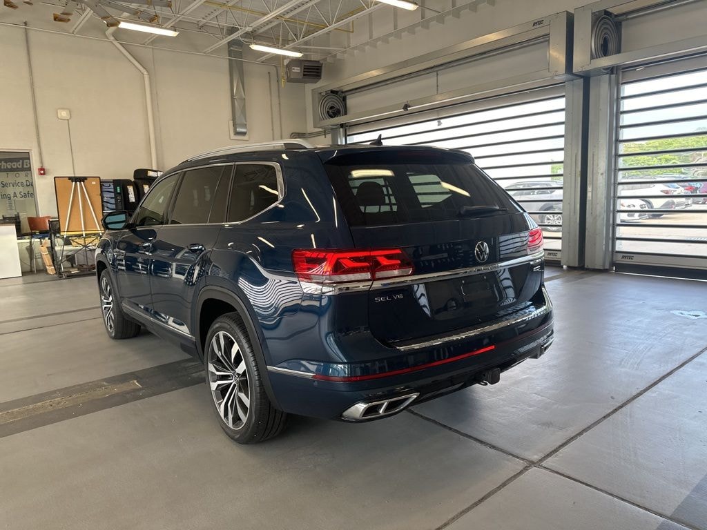 Certified 2022 Volkswagen Atlas 3.6L V6 SEL Premium R-Line SUV