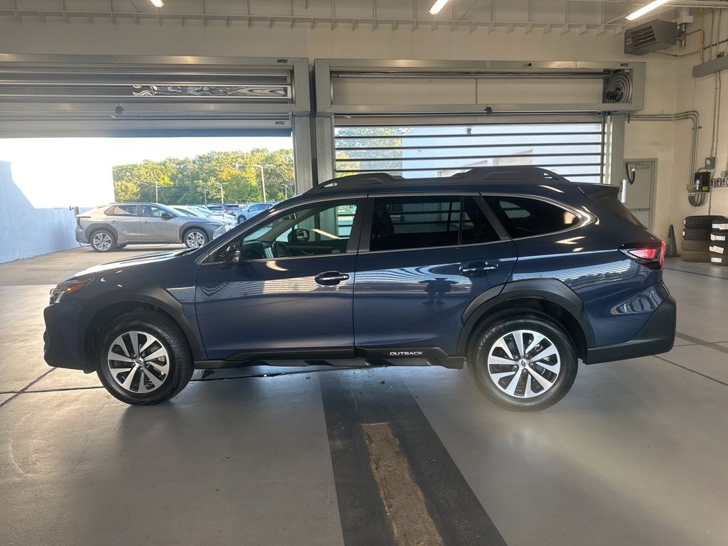 2025 Subaru Outback Premium photo 2