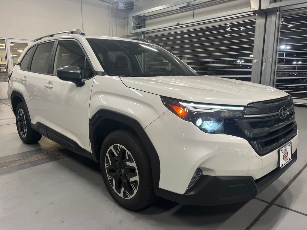 2025 Subaru Forester Premium's photo