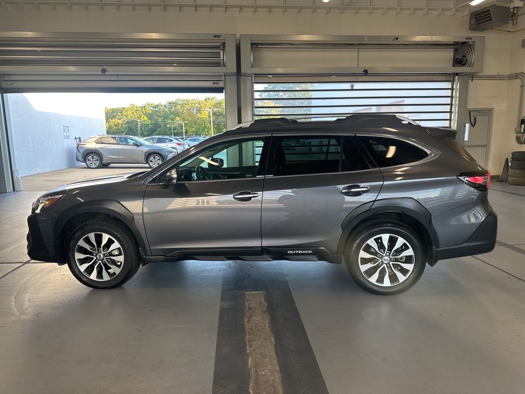 2023 Subaru Outback Touring XT photo 2