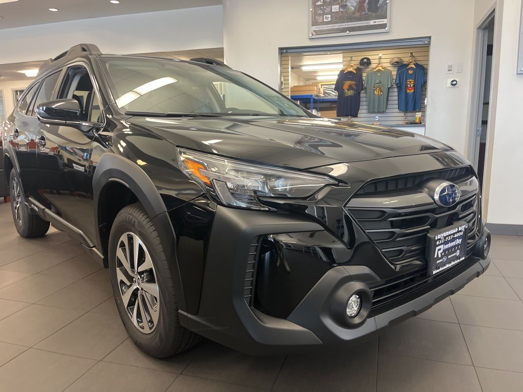 2025 Subaru Outback Premium's photo