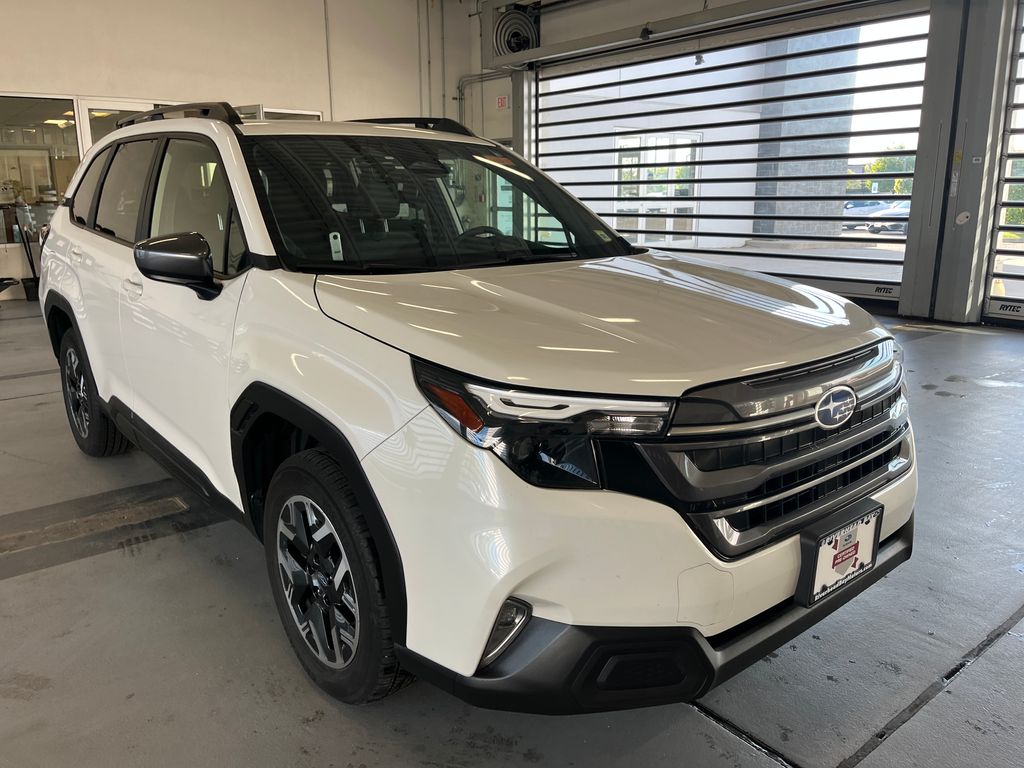 2025 Subaru Forester Premium's photo