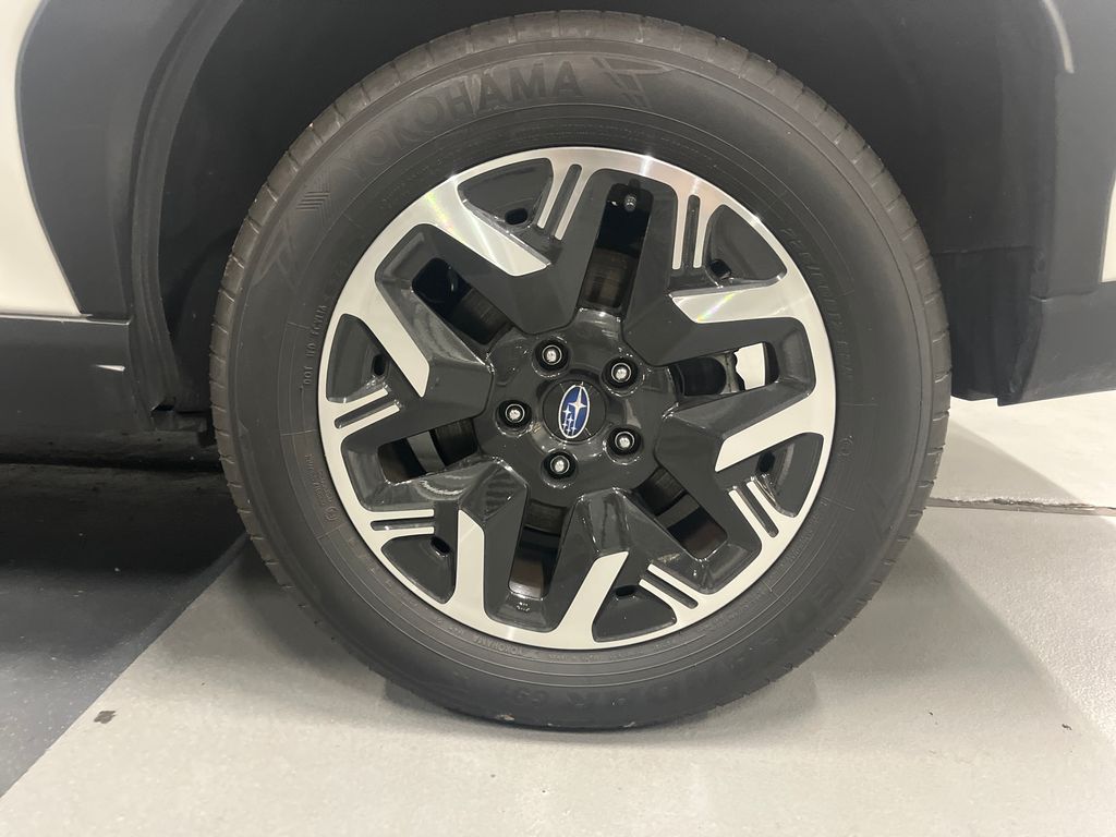 2025 Subaru Forester Premium photo 2