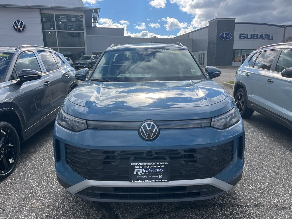 New 2025 Volkswagen Tiguan 2.0T SE SUV