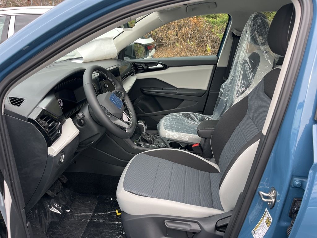 New 2025 Volkswagen Taos 1.5T S SUV