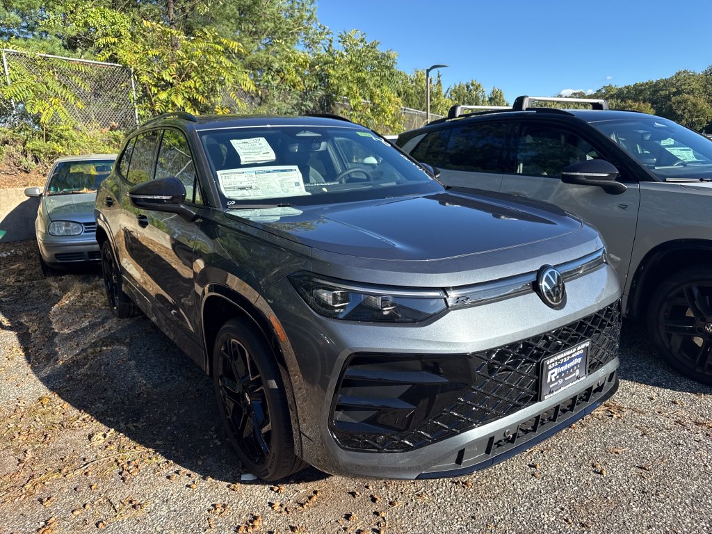 2026 Volkswagen Tiguan SE R-Line Black SUV