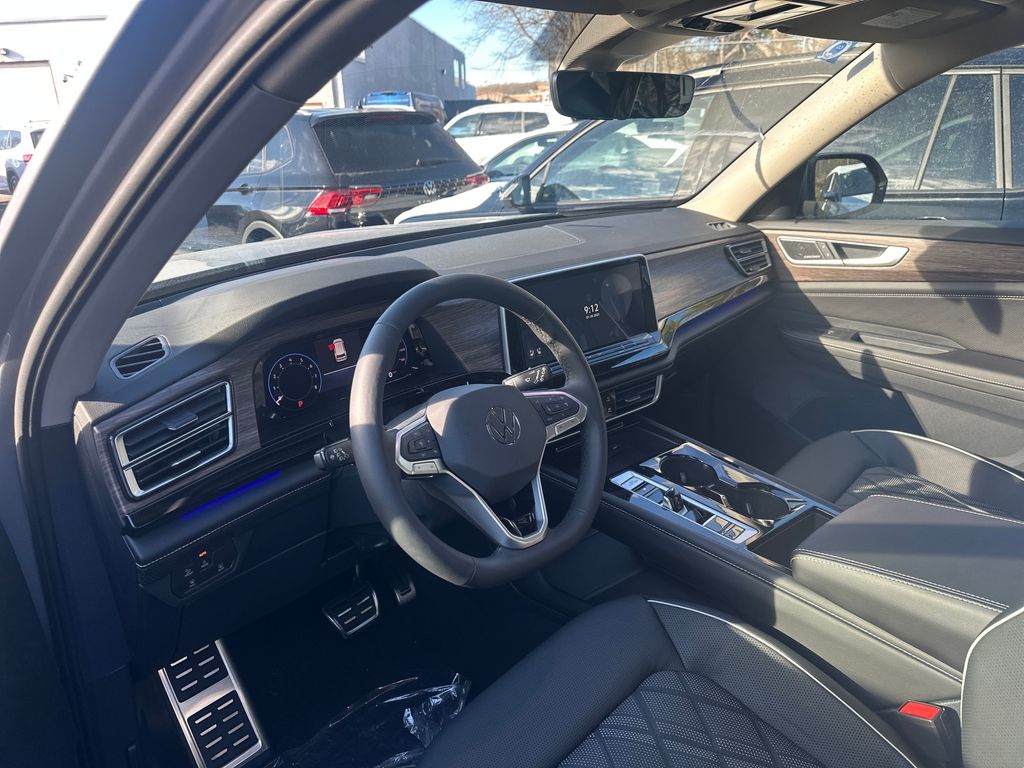2025 Volkswagen Atlas SEL Premium R-Line photo 3