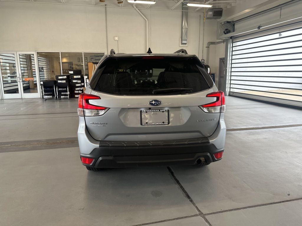 2024 Subaru Forester Premium Base photo 4