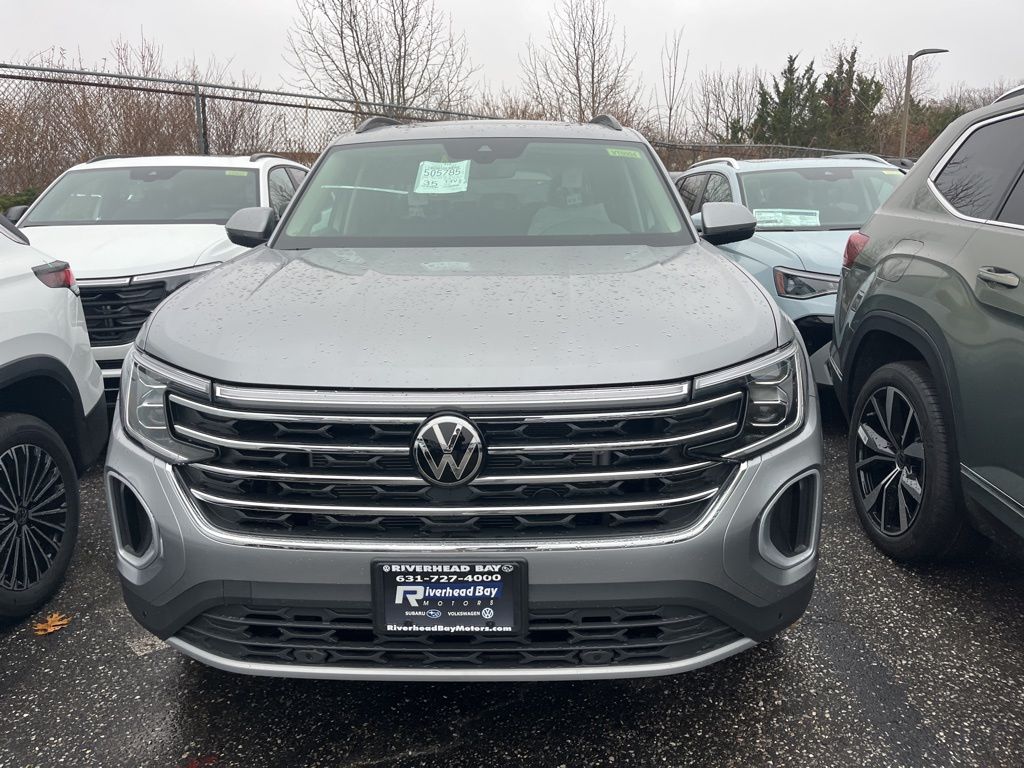 2026 Volkswagen Atlas SE Technology photo 2