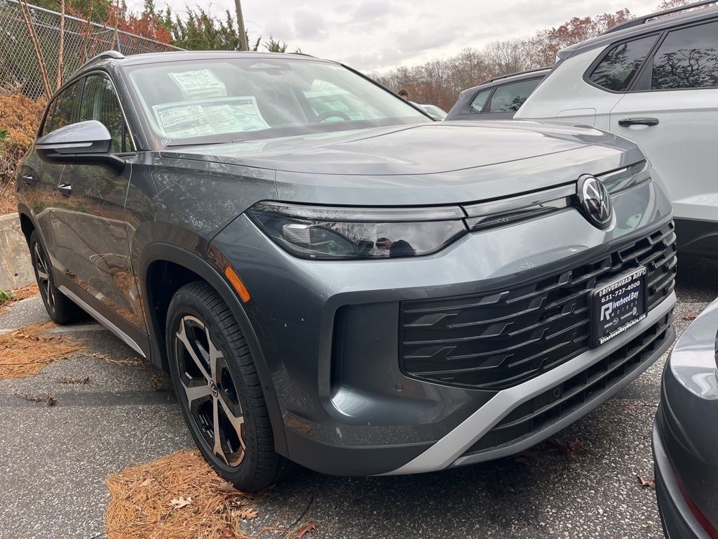 New 2025 Volkswagen Tiguan 2.0T SE SUV