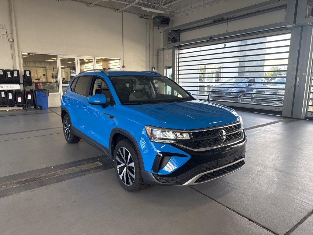 2023 Volkswagen Taos 1.5T SE SUV for Sale in Long Island at Riverhead Bay Volkswagen