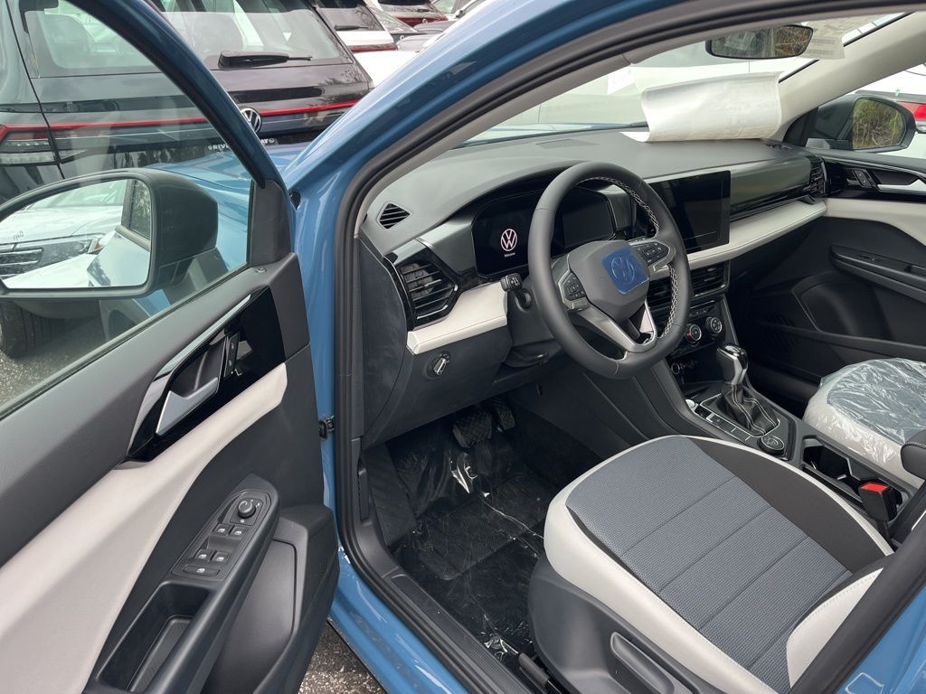 New 2025 Volkswagen Taos 1.5T S SUV