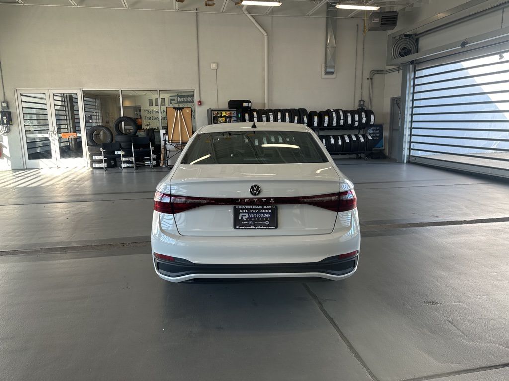 2025 Volkswagen Jetta 1.5T Sport photo 4