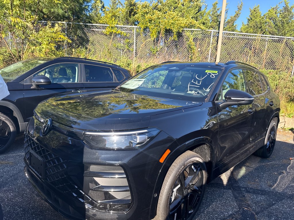 2026 Volkswagen Tiguan SE R-Line Black SUV