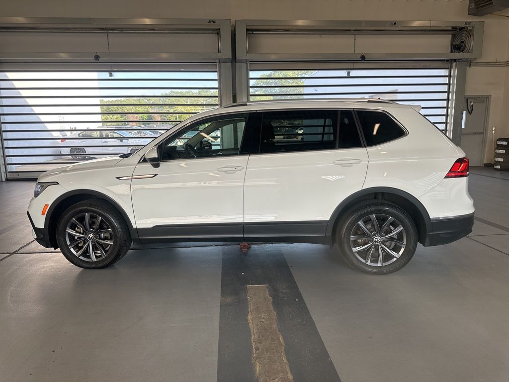2022 Volkswagen Tiguan SE photo 2