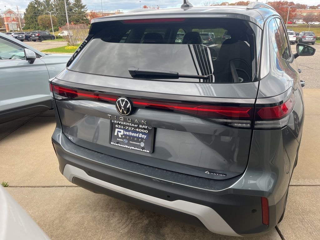 New 2025 Volkswagen Tiguan 2.0T SE SUV