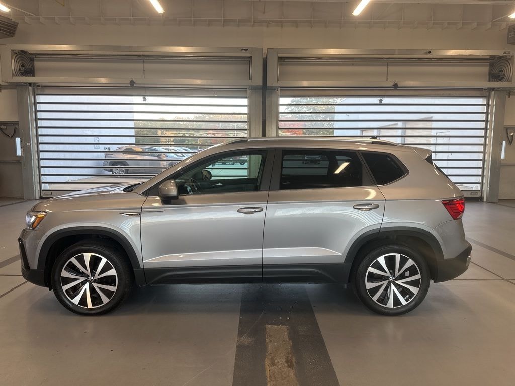 Certified 2022 Volkswagen Taos 1.5T SE 4MOTION SUV