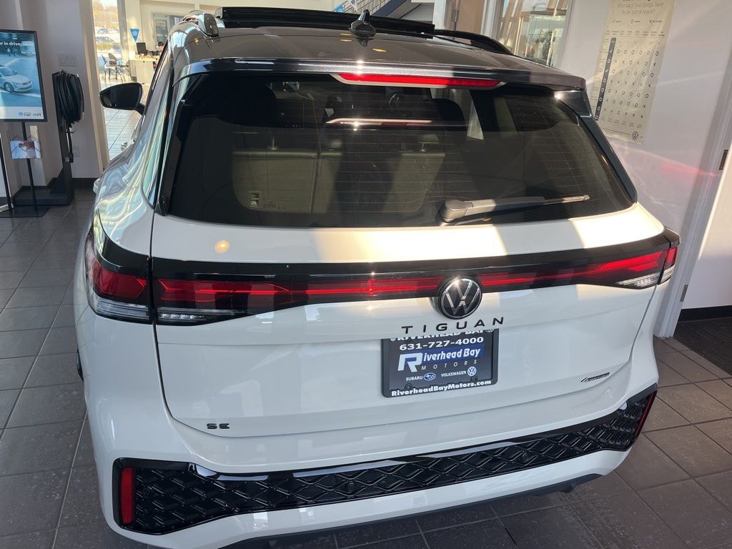 New 2026 Volkswagen Tiguan 2.0T SE R-Line Black SUV