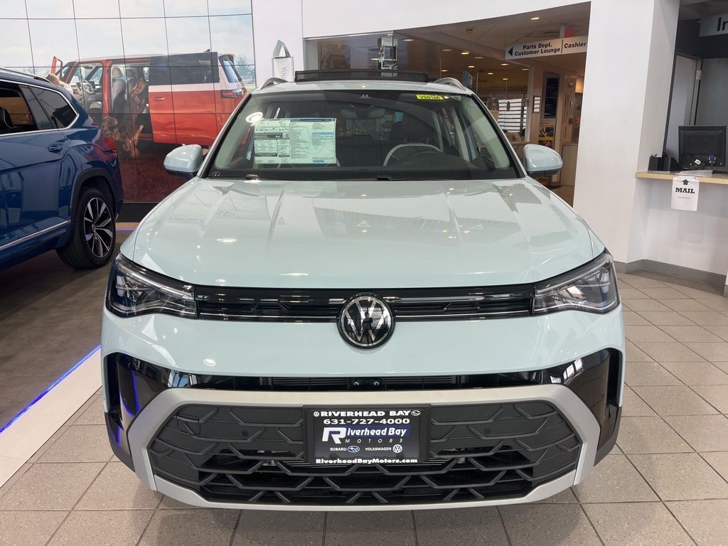 New 2025 Volkswagen Taos 1.5T SE SUV