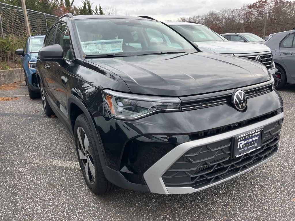 2025 Volkswagen Taos S's photo