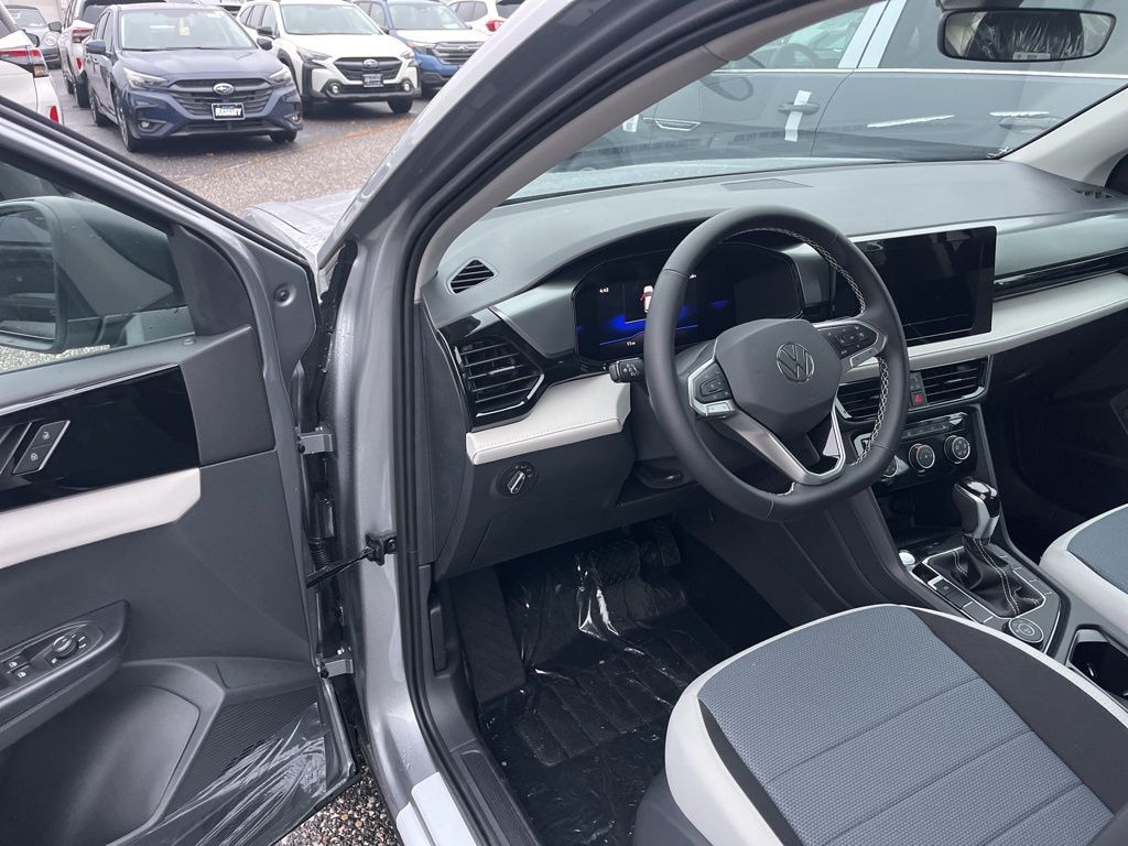 New 2025 Volkswagen Taos 1.5T S SUV