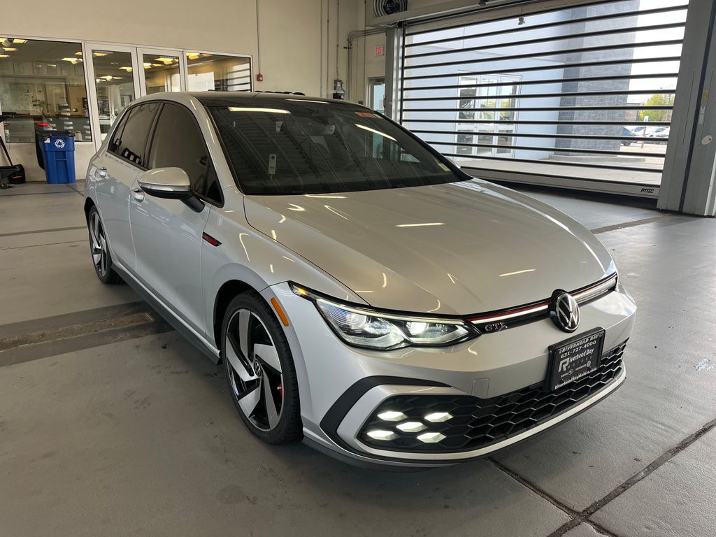 2022 Volkswagen Golf GTI 2.0T SE 4-door DSG's photo