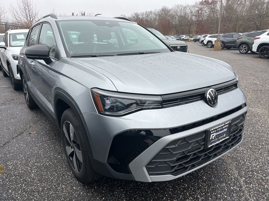 2025 Volkswagen Taos S's photo