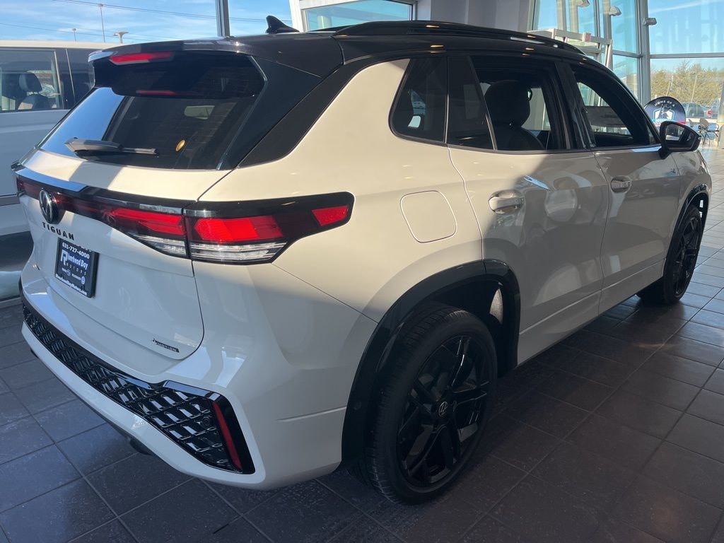 New 2026 Volkswagen Tiguan 2.0T SE R-Line Black SUV