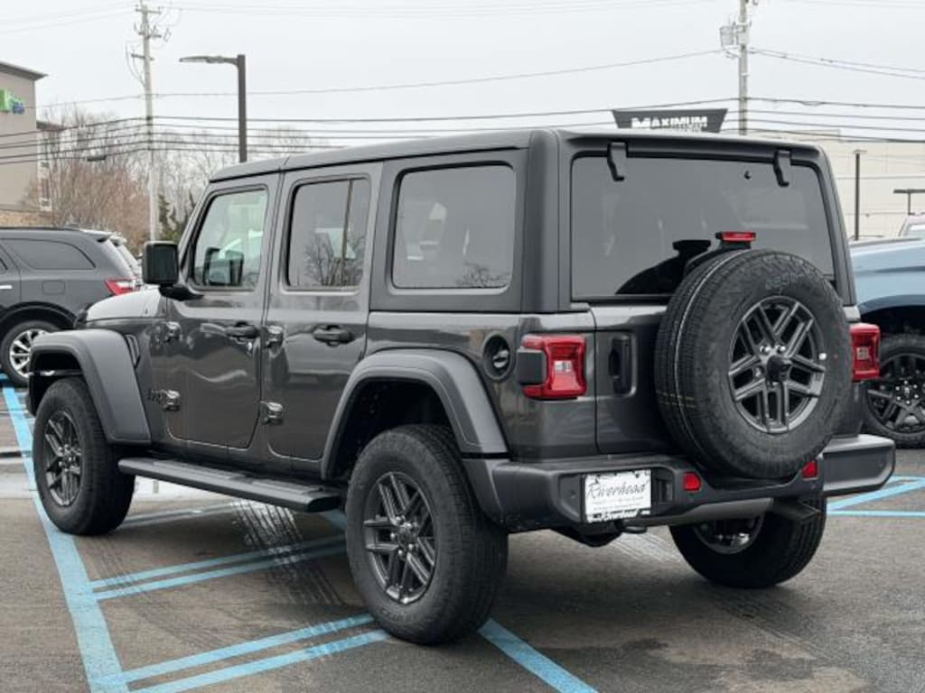 New 2025 Jeep Wrangler 4-Door Summit 4x4 Sport Utility