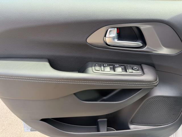 2026 Chrysler Voyager LX - Photo 13