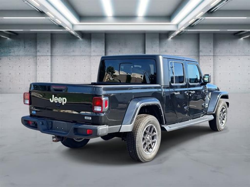 Used 2021 Jeep Gladiator Overland Crew Cab