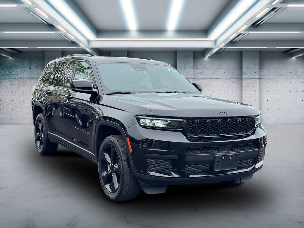 2022 Jeep Grand Cherokee Altitude photo 2