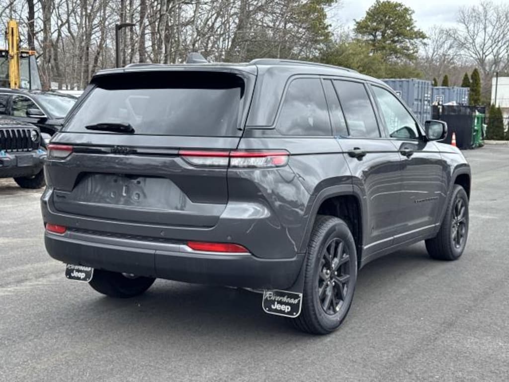 New 2026 Jeep Grand Cherokee Altitude 4x4 Sport Utility