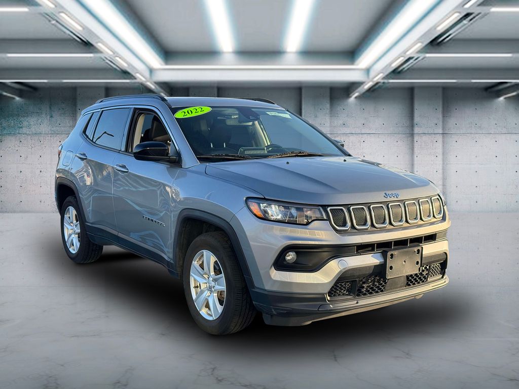 Used 2022 Jeep Compass Latitude with VIN 3C4NJDBB3NT123200 for sale in Riverhead, NY