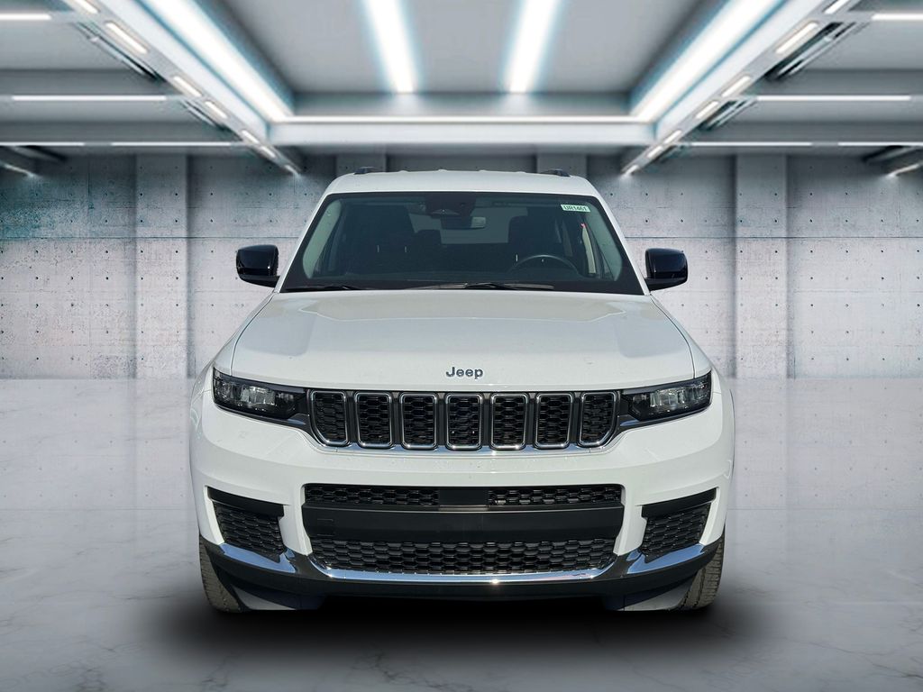2022 Jeep Grand Cherokee Laredo photo 4