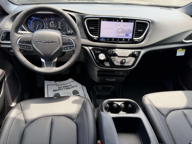 2026 Chrysler Voyager LX - Photo 11