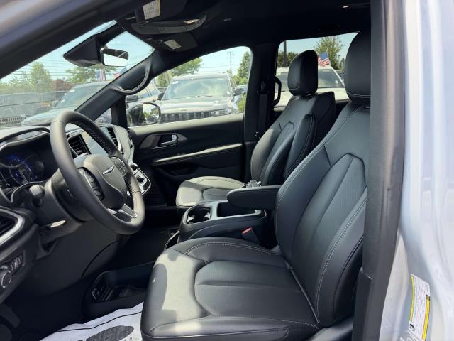 2026 Chrysler Voyager LX - Photo 12