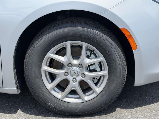 2026 Chrysler Voyager LX - Photo 6