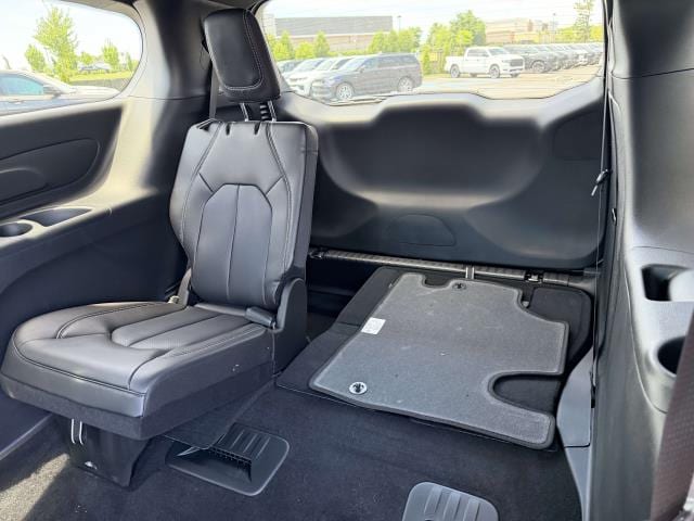 2026 Chrysler Voyager LX - Photo 10