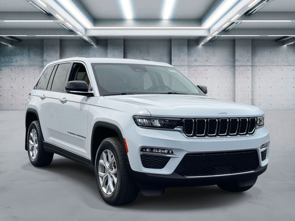 2022 Jeep Grand Cherokee Limited photo 2