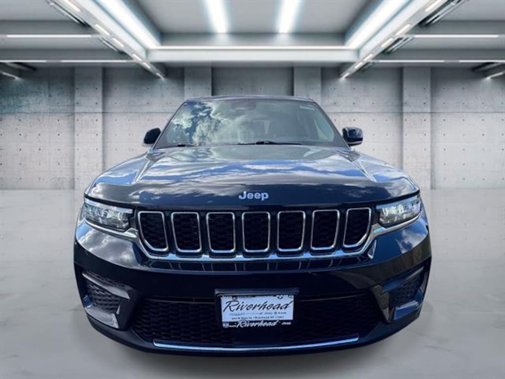 Used 2023 Jeep Grand Cherokee Laredo