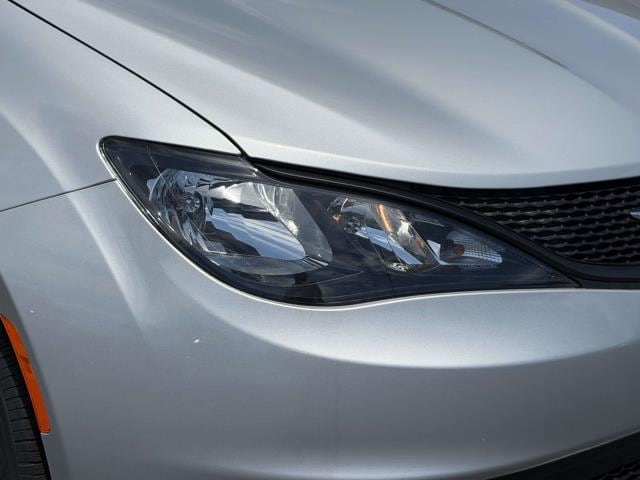 2026 Chrysler Voyager LX - Photo 7