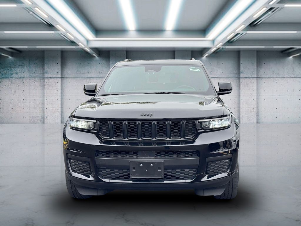 2022 Jeep Grand Cherokee Altitude photo 4