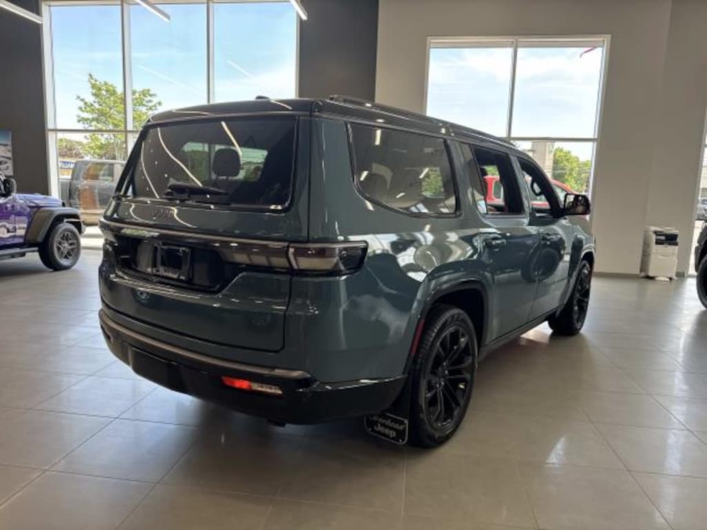 New 2026 Jeep Grand Wagoneer Summit Reserve 4x4 Sport Utility