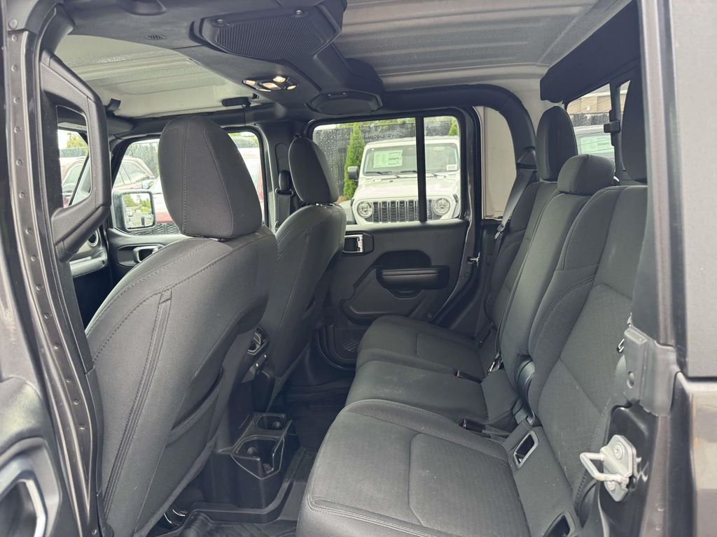 2021 Jeep Gladiator Sport S - Photo 10