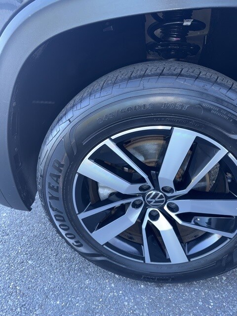 2022 Volkswagen Atlas SE photo 2
