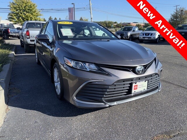 2023 Toyota Camry LE photo 2